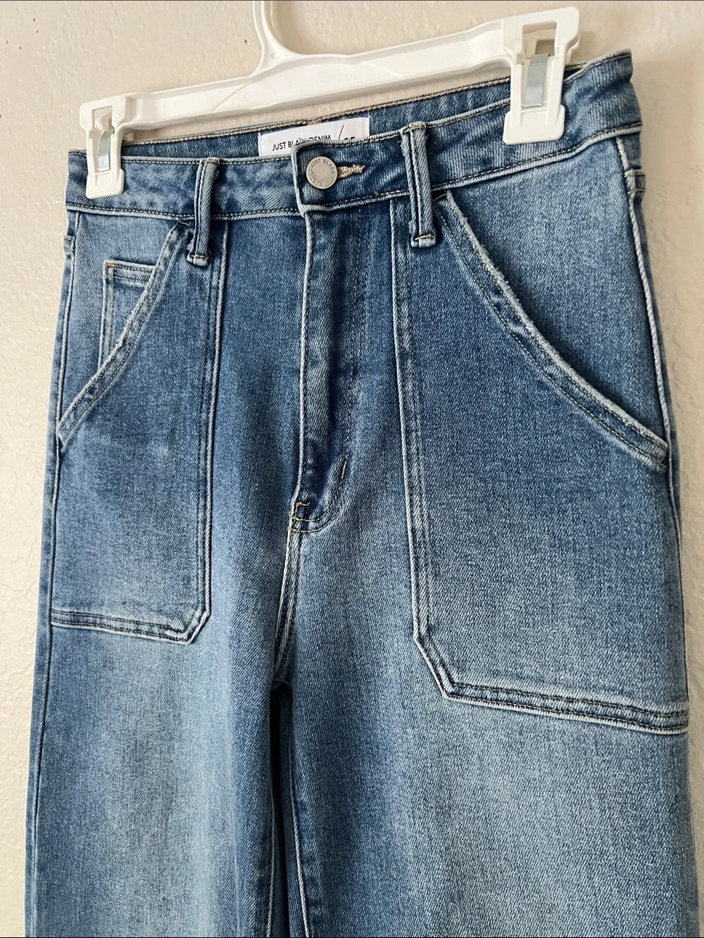 Like New! JUST DENIM The Patch Pocket Wide Leg Medium Blue Size 25
